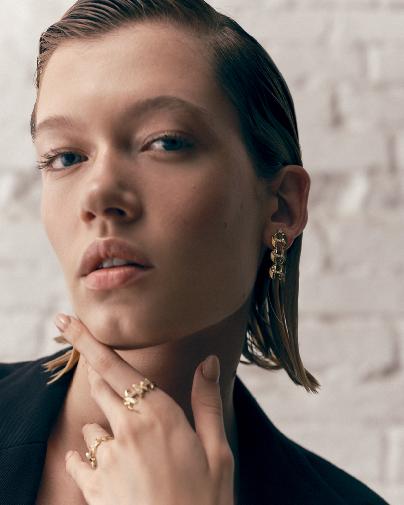 NEW SIGNATURE HS: פרשנות עכשווית לחתימת המותג