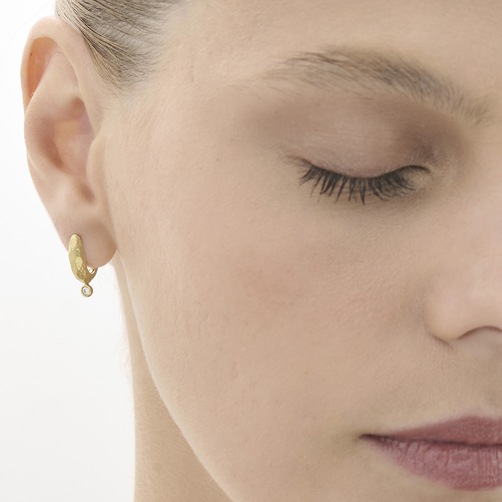 עגילי זהב צהוב ויהלומים METEOROS